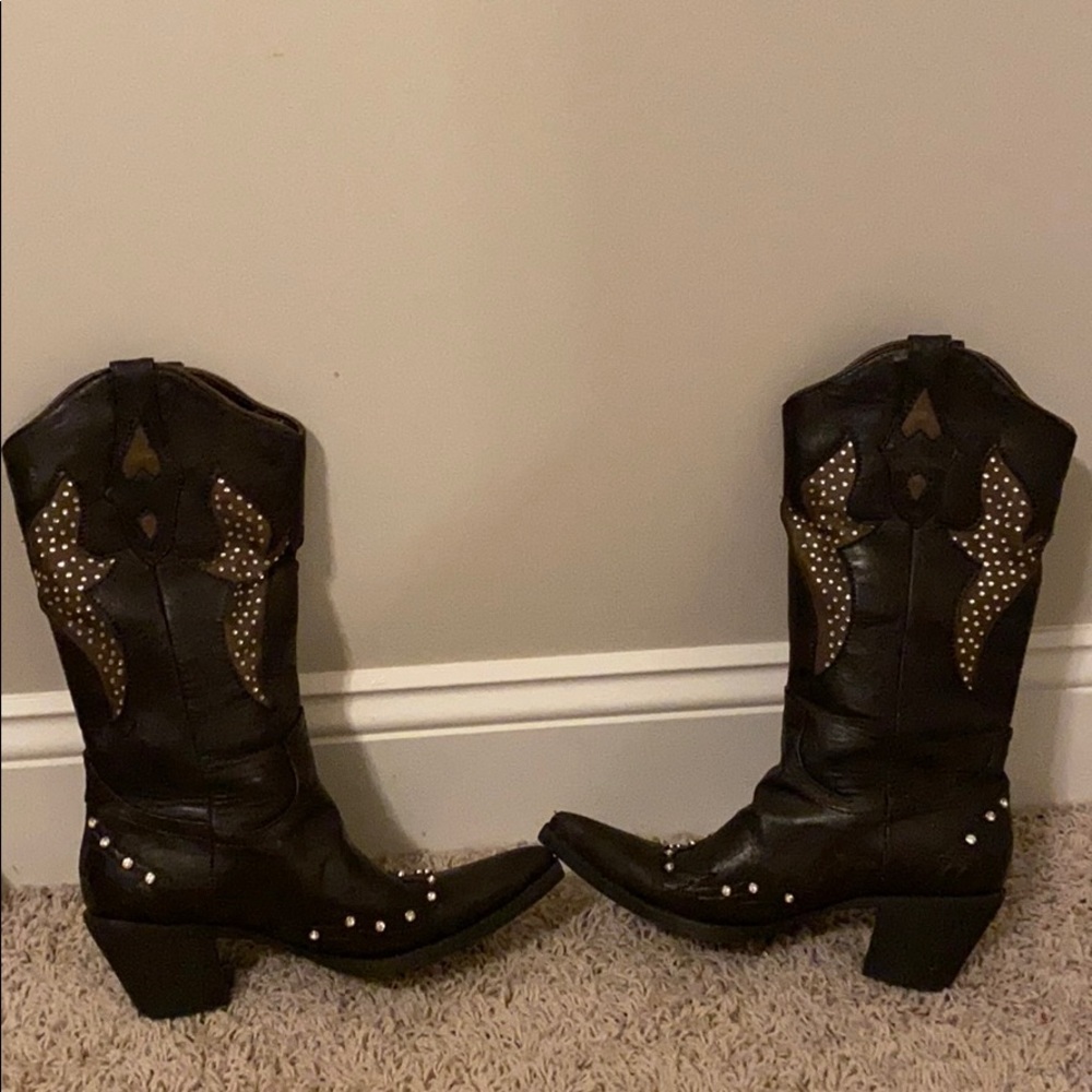 Brown Cowgirl boots!